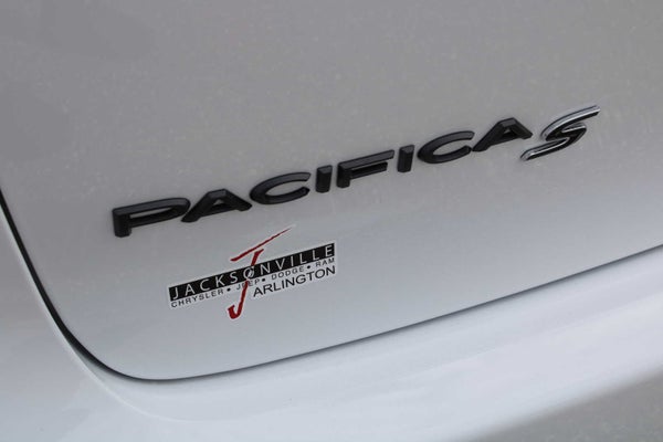 2024 Chrysler Pacifica Limited in Jacksonville, FL - Jacksonville Chrysler Dodge Jeep Ram Arlington